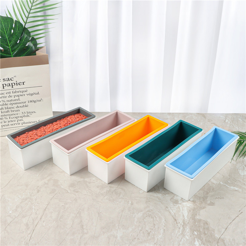 صندوق بلاستيكي + قالب صابون دا - مراجعة Soap Making Kit For Beginners وسعره