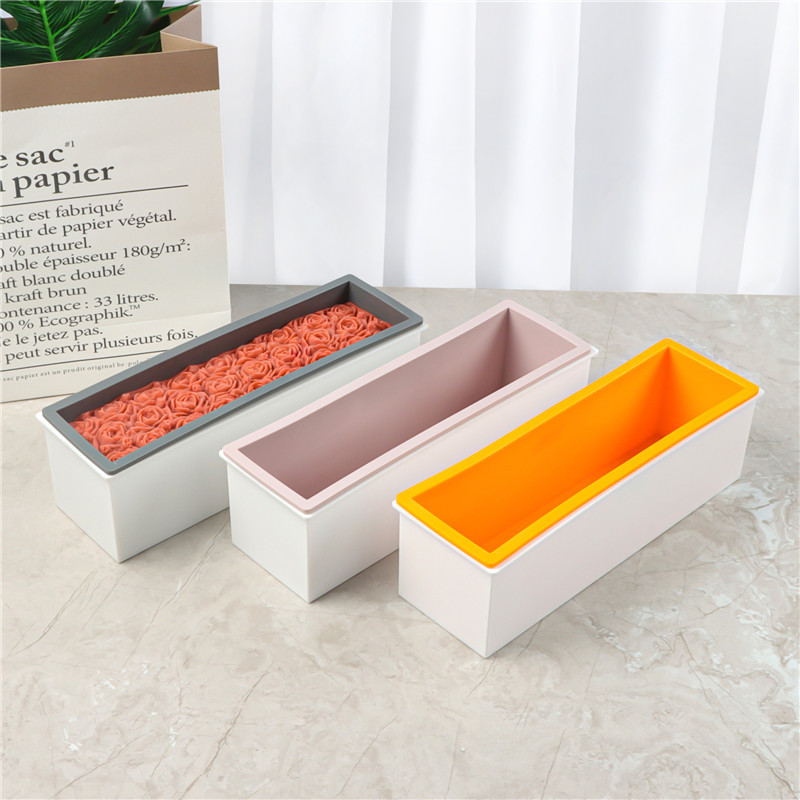 صندوق بلاستيكي + قالب صابون دا - مراجعة Soap Making Kit For Beginners وسعره